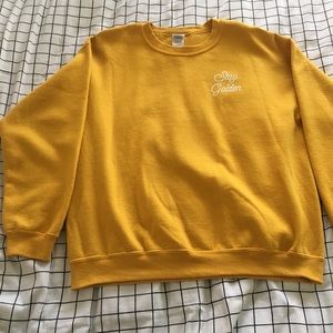 “STAY GOLDEN” sweater